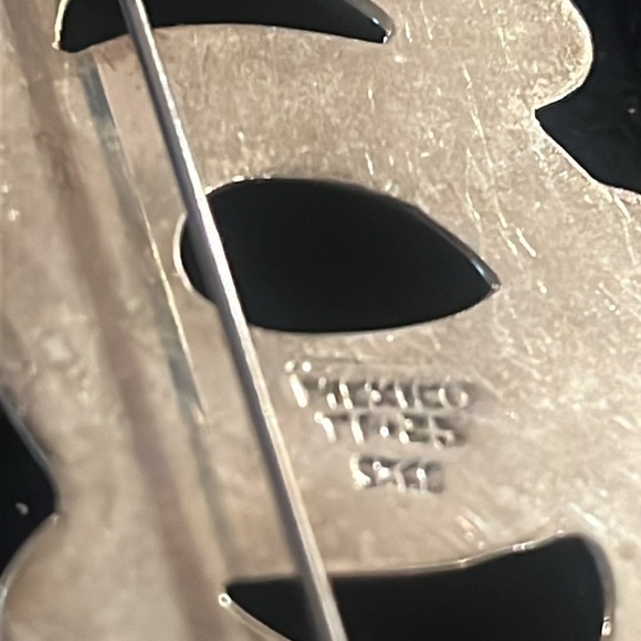 Hugs and Kisses Pin Brooch / Mexican 925 Sterling Silver Puffy Pin - Picture 6 of 9